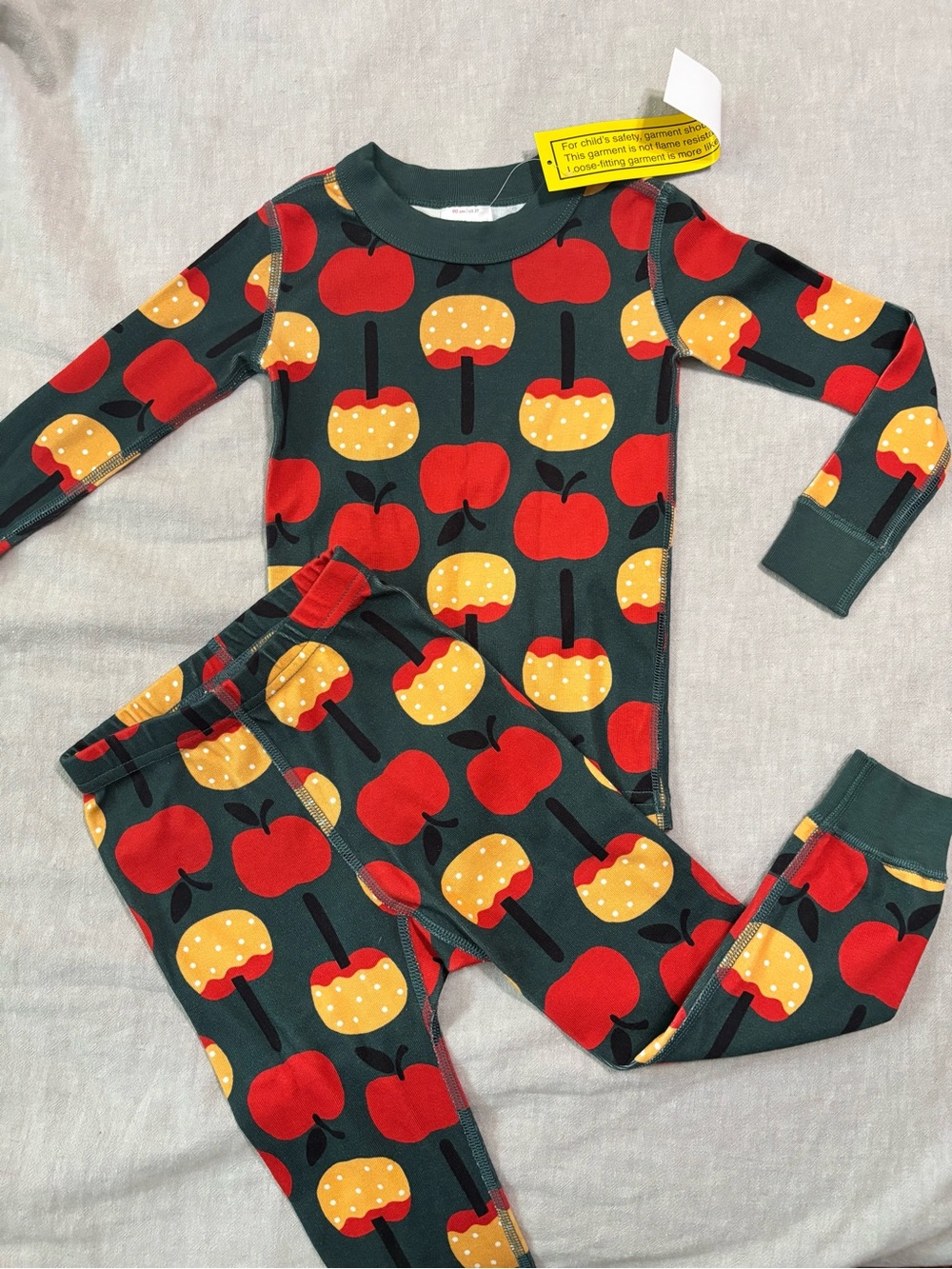 Hanna Andersson Green Kids Pajama Set with Caramel Apple Print. Organic, NWT